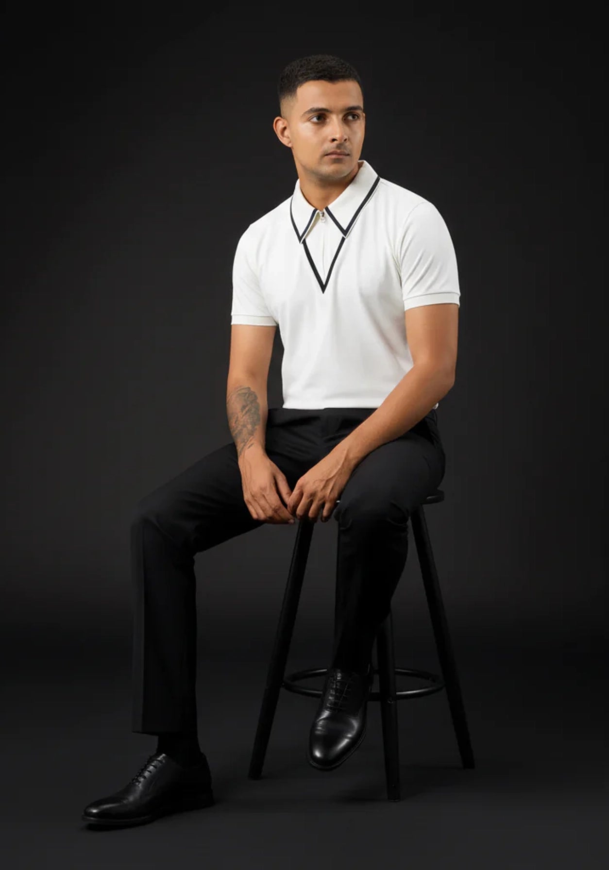 Spear Point Collar Zipper Poloshirt